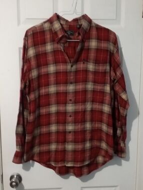 Men's Red Plaid Long-Sleeve Button-Down Shirt by G.H.Bass&Co